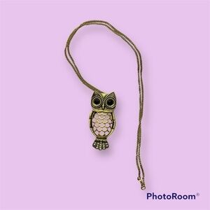 𝅺AVON Brass Vintage Style Owl Pendant Necklace